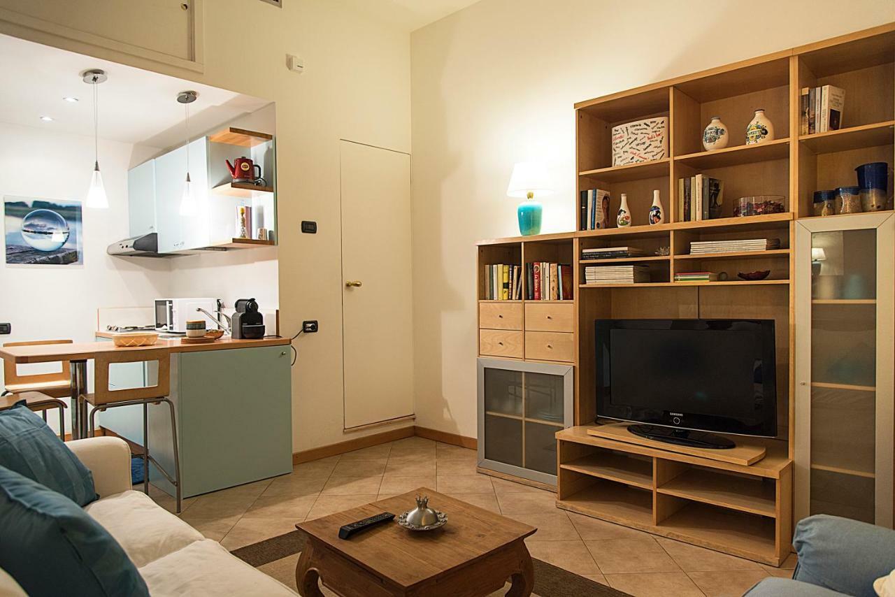 Elegant Apartment In Sant'Ambrogio Milano Esterno foto
